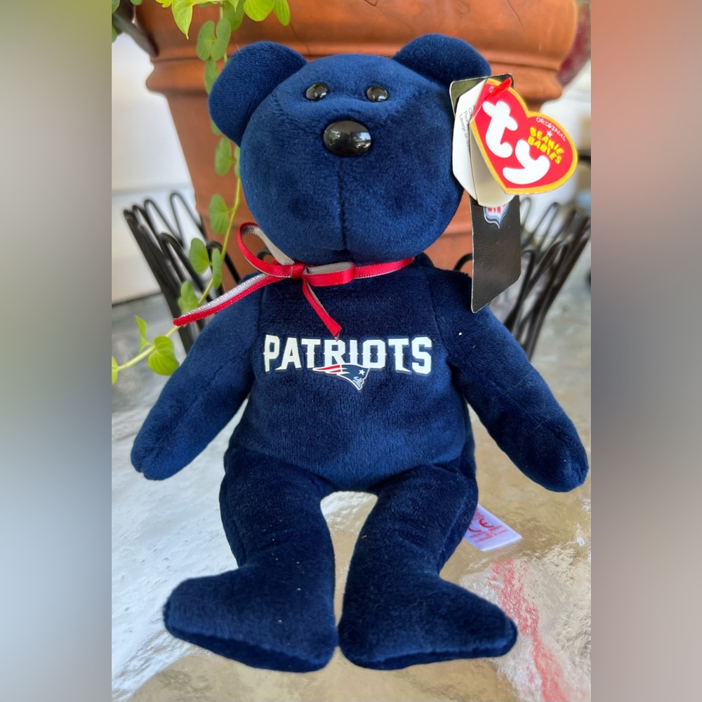 TY Beanie Baby - NFL Football Bear - NEW ENGLAND PATRIOTS